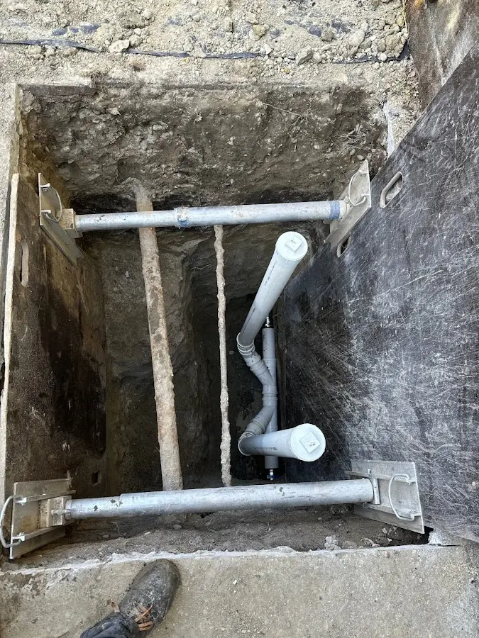 Experienced plumber completing Drain Cleaning work in East Pikeland